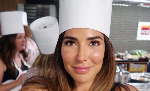 Latina food blogger Bianca Jade prepares a typical latin style breakfast.